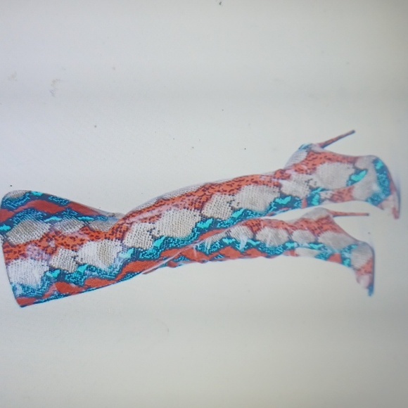 Reptile print thigh high boots - Picture 5 of 5